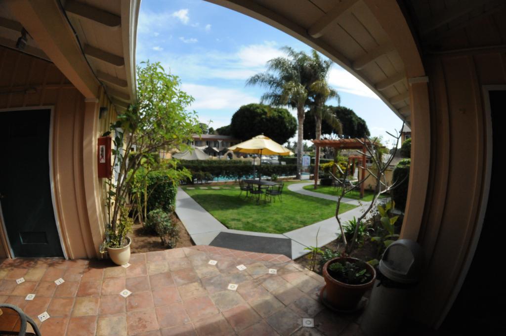 Oasis Inn And Suites Santa Barbara Exterior foto